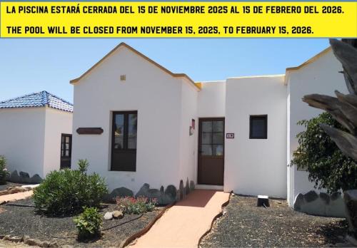 Caleta de Fuste Apartment | Pet-Friendly Bungalow Tetir with Ocean Views in Caleta de Fuste
