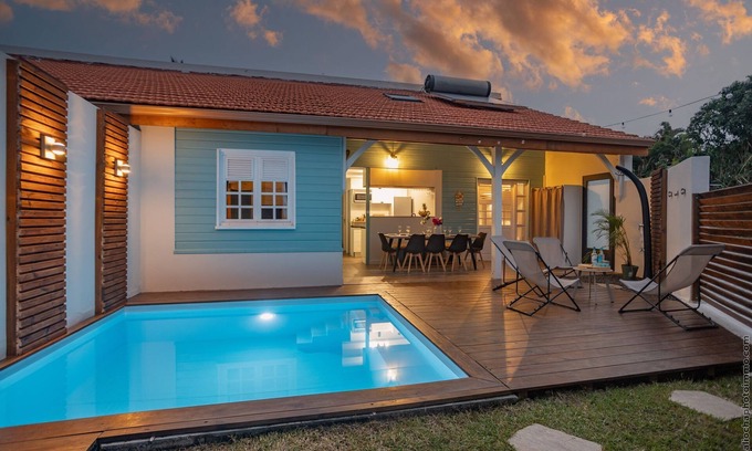 Trois-Rivieres House | Relaxing Bungalow Ti Coco with Pool Near Trois Rivières
