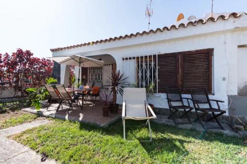 Playa del Ingles House | Ideal Bungalow Retreat with Pool & Family-Friendly Amenities