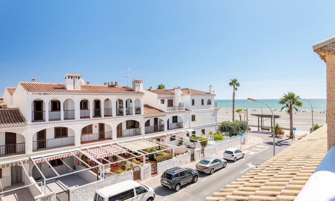 Santa Pola House | Bungalow 'Villa Ines' with Sea View, Private Terrace and Air Conditioning