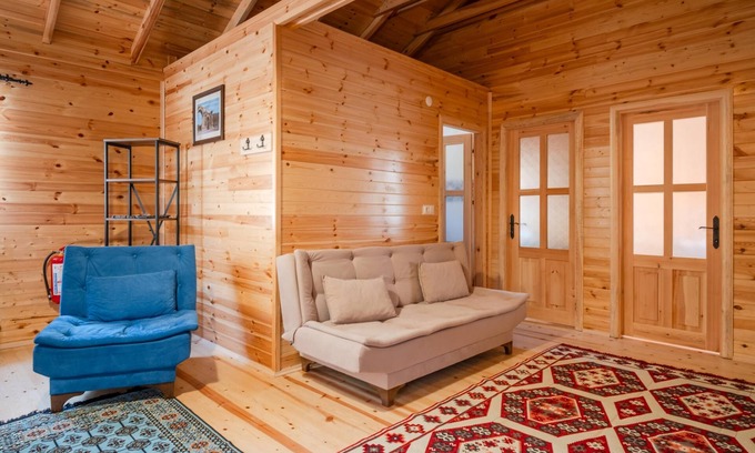 Iznik House | Cozy Bungalow with Fireplace by Iznik Lake in Nature
