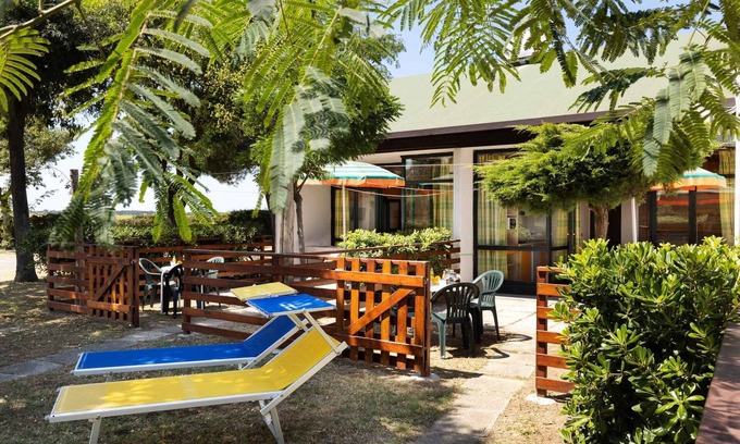 Casal Borsetti House | Pet-Friendly Holiday Home with Oceanfront Views and Pool