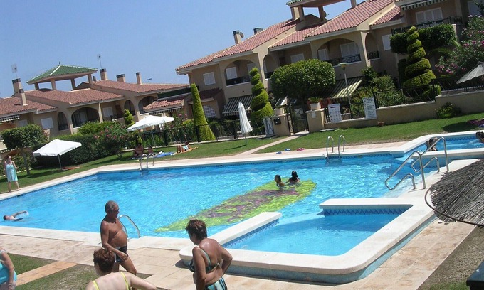 Puerto Marino House | Cozy Bungalow with Terrace near the Beach and Pool