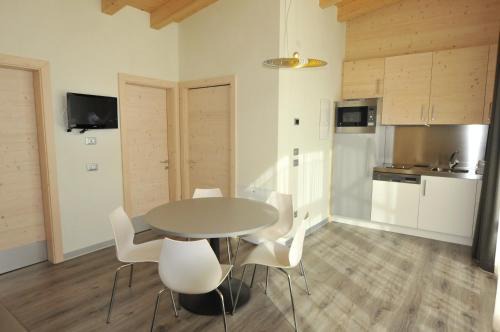 Molveno Resort | Beautiful Bungalows at Lago di Molveno with Spa & Pool