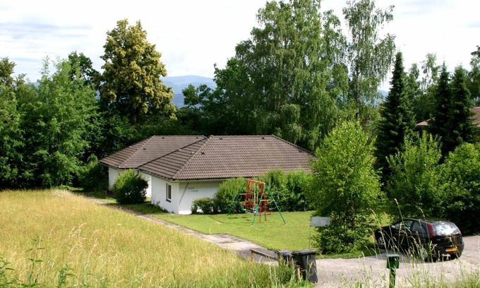 Klopein am Klopeiner See Apartment | Pet-Friendly Bungalows Karin with Oceanfront Views