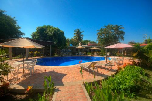 Higuera Blanca House | Discover Bungalows Las Margaritas: Family-Friendly Retreat
