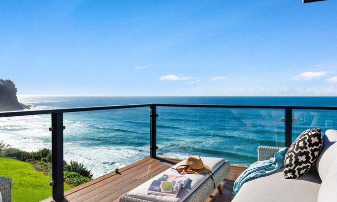 Newport House | Experience BUNGAN BEACHSCAPE: Oceanfront with Pool & Breakfast