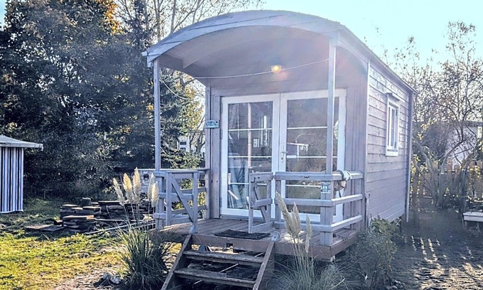 Waabs Cabin | Cozy Bunk 14 Circus Wagon with Ocean Views & Pet Friendly