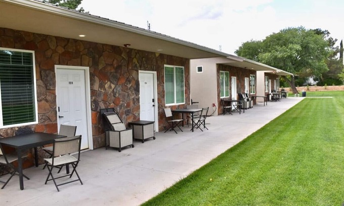 La Verkin Cabin | Experience Bunkhouse 11A with Kid-Friendly Amenities
