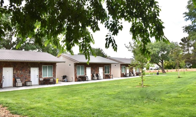 La Verkin House | Cozy Bunkhouse 11B: Family-Friendly with Wifi & TV