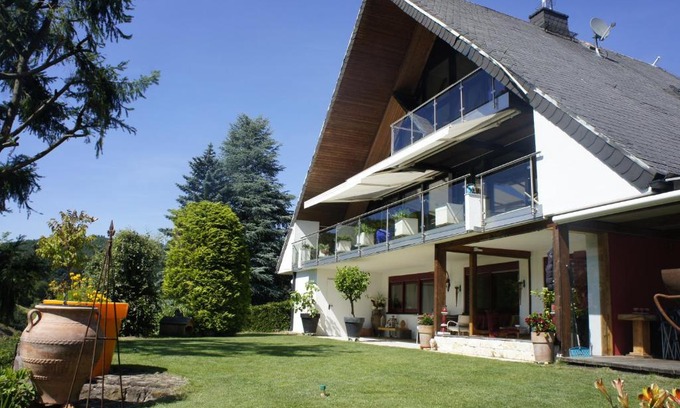 Gammelsbach Apartment | Experience Burg Freienstein Blick: Top-Rated Hotel with Sauna