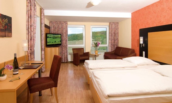 Obermoschel Hotel | Discover Comfort at Burg-Hotel with Pool and Dining Options
