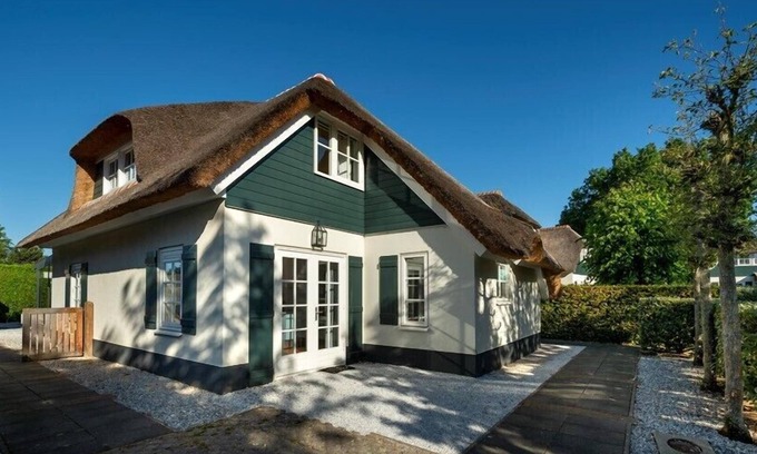 Westenschouwen Villa | Unique Burghduin 16 Farmhouse with Oceanfront Bliss