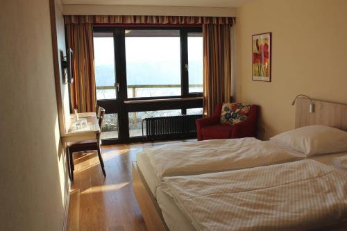 Winnenden Hotel | Discover Burghotel Schöne Aussicht: Family & Pet Friendly Stay
