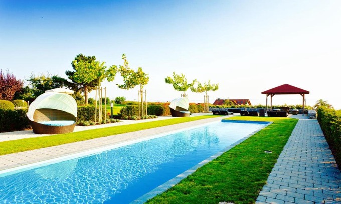 Hagnau Hotel | Relax at Burgunderhof Bodensee - Adults Only with Pool & Ocean View