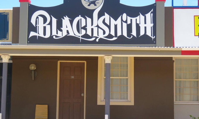 Mount Isa City Hotel | Discover Comfort at Burke and Wills Mt Isa Motel