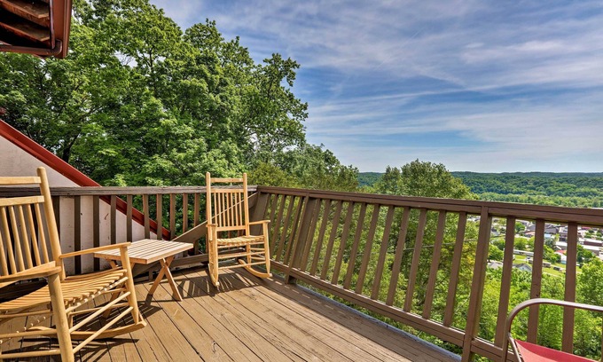 Burkesville Apartment | Inviting Burkesville Apartment with Deck and Pool Access