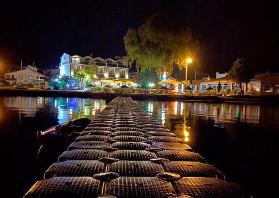 Gulbahce Mahallesi Hotel | Oceanfront Comfort at Burla Han - Family-Friendly Escape