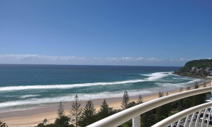 Burleigh Heads Apartment | Oceanfront Apartment with Pool and Views in Burleigh Heads
