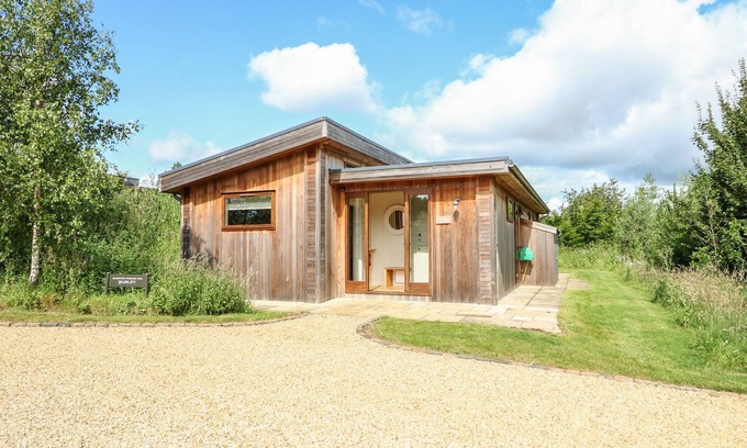 Barnsdale Cottage | Pet-Friendly Burley with Cozy Open Fire in Rutland