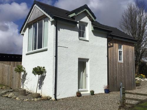 Stronachlachar House | Discover Burn View: 4-Star Family-Friendly Getaway