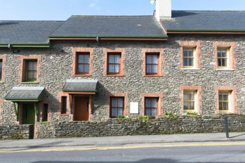 Dingle House | Burnham View: Premier Child-Friendly Retreat with 10/10 Rating