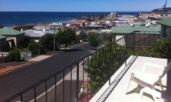 Burnie House | Burnie Beach House - 15 Princes Street