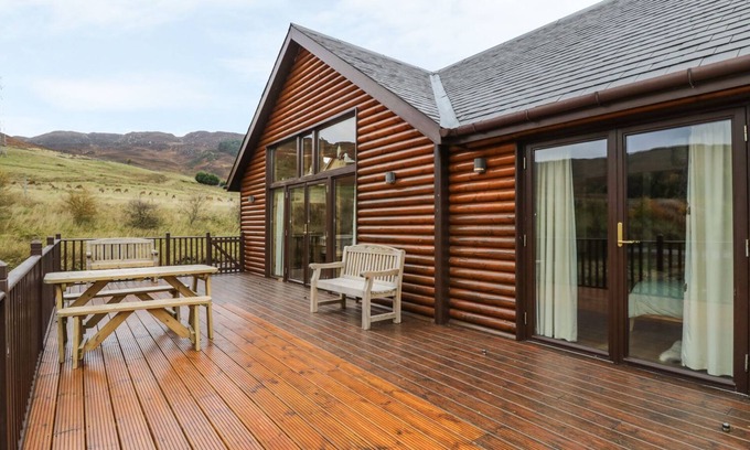 Foss Cottage | Discover Burnside Lodge: Pet-Friendly Retreat with Breakfast