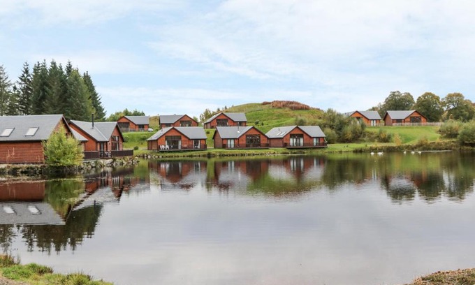 Foss House | Pet-Friendly Burnside Lodge: 4-Star Rated in Glengoulandie