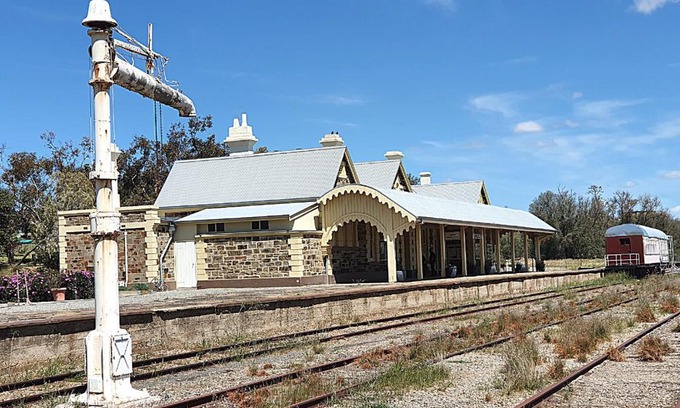 Burra House | Child-Friendly Retreat at Burra Railway Station BnB