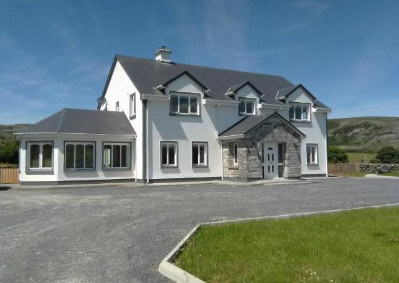 Murroogh Bed & Breakfast | Top-Rated Burren Rock Farmhouse B&B with Ocean Views