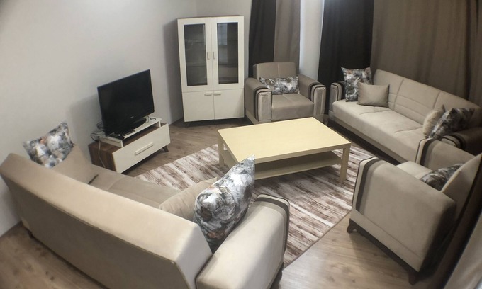 Besevler Mahallesi Apartment | Discover Bursa Larimar Apartment with Pool & Spa Access