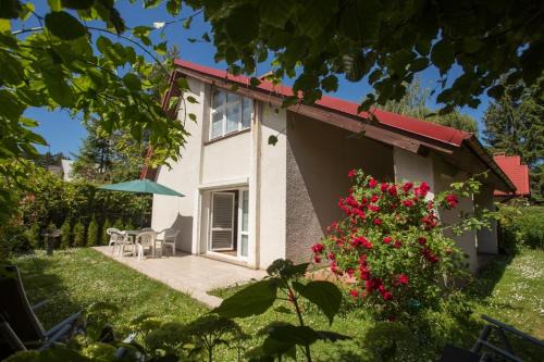 Poddabie House | Cozy Bursztynowy Domek Poddąbie: Pet-Friendly Oceanfront Escape
