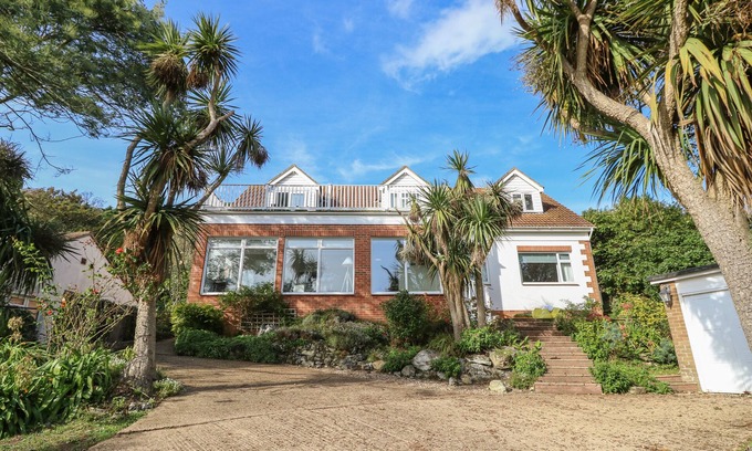 Ventnor Cottage | Burwyns: Pet-Friendly Coastal Cottage with Spa and Ocean Views