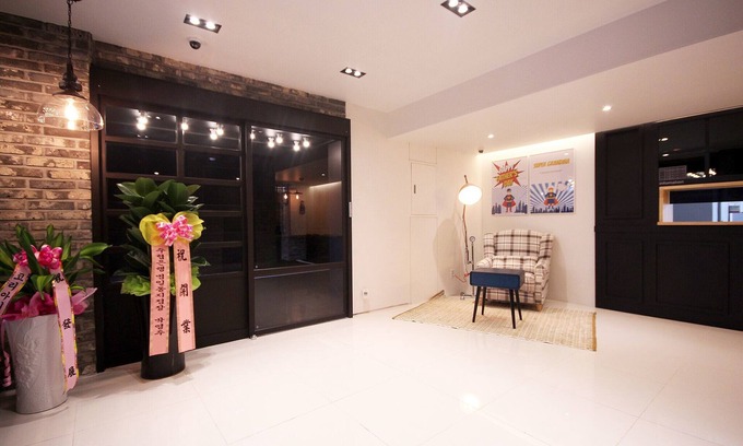Sasang Hotel | Eco-Friendly Retreat at Busan Sasang Vins70 with Hot Tub