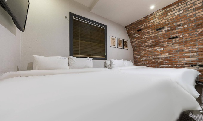 Yeonsan Hotel | Eco-Friendly Stay at Busan Yeonsandong No25 - Rated 9/10
