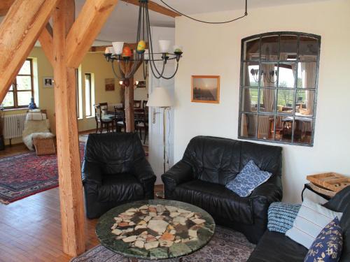 Neu Bartelshagen Apartment | Buschenhagen Rustic Getaway, cleaning included