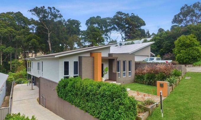 Lilli Pilli House | Bush Outlook · WiFi · Near Beach | Carramar Dream