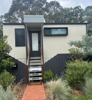 Lane Cove North Apartment | Idyllic Apartment Retreat Near Sydney CBD with Pool