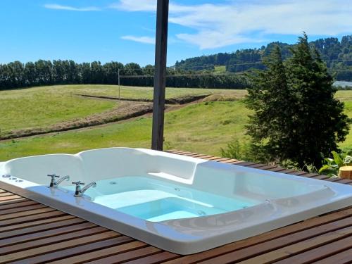 Fraijanes Apartment | Cozy BusHotel Poás: Hot Tub, Fireplace & Pet Friendly