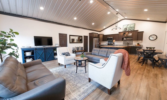 Fairbanks House | Chic Bushplane Hangar Home with Aurora Views & Breakfast