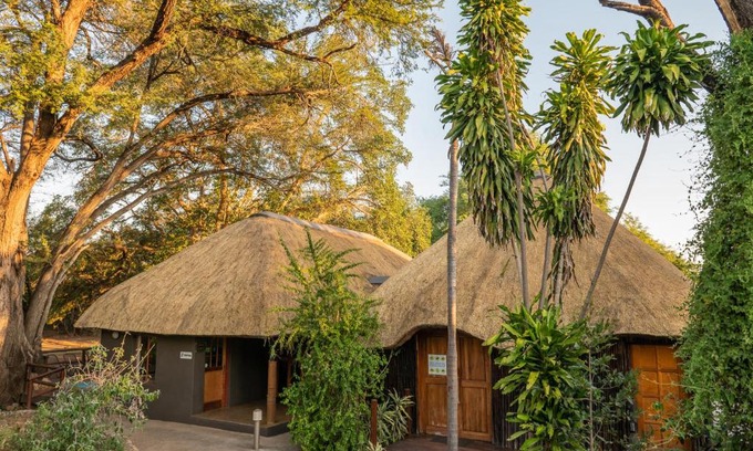 Maruleng Cabin | Relax at Bushriver Lodge: 4-Star Oasis with Ocean Views