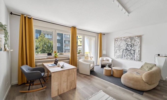Friedrichstadt Apartment | Comfortable Business Flat in the Heart of Little Tokyo