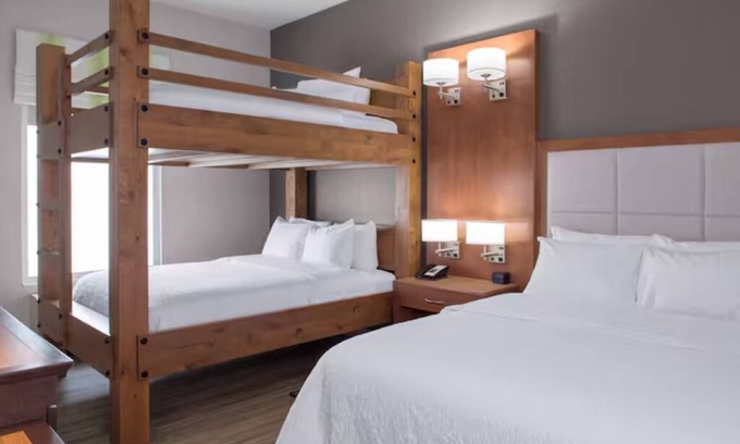 Columbus Hotel | Ideal Hub for Business & Leisure with Free Hot Breakfast
