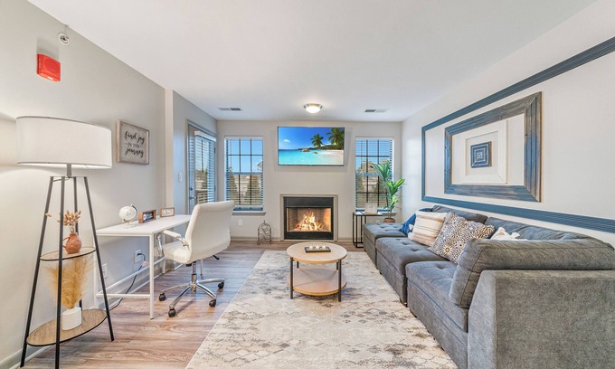 Sherwood Park Apartment | Bright 1 Bedroom Apartment with Pool, Spa, and Free Parking