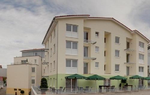 Sulgen Hotel | Comfortable Stay at BusinessHotel Schramberg with Breakfast