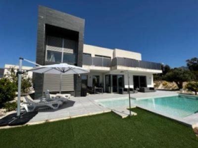 Llano de los Pastores Bed & Breakfast | Relaxing Getaway at Busot Home with Pool & Breakfast