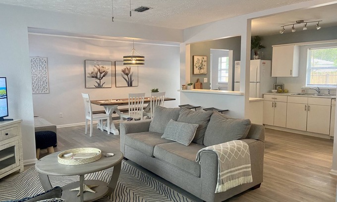 Downtown House | Vibrant Downtown Location Near New Bayfront Park & Beaches