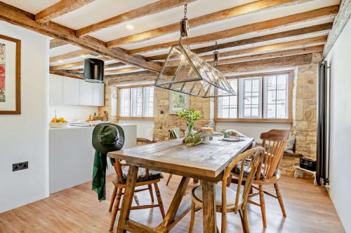 Chipping Campden House | Discover Butchers Flat: Pet-Friendly Getaway with 10/10 Rating