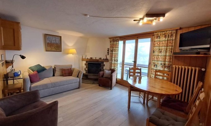 Verbier Apartment | Scenic Lake View at Butte aux Noëls 206 by Interhome